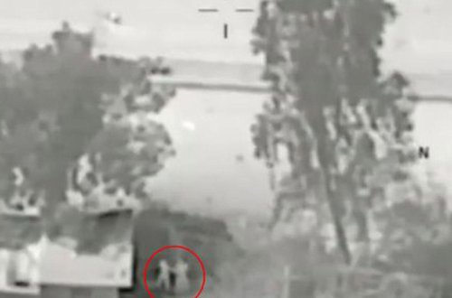 Dəhşətli görüntülər: İŞİD uşaqdan qalxan kimi istifadə etdi - VİDEO