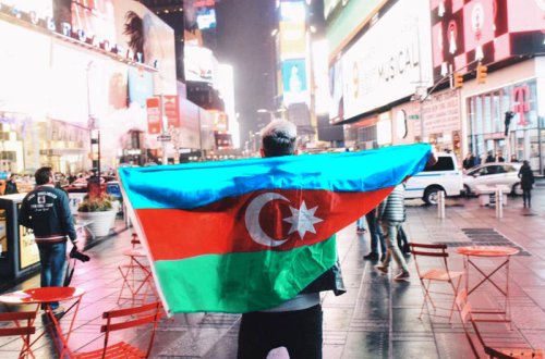Soydaşımız Azərbaycanı Nyu Yorkda bu cür tanıtdı - VİDEO