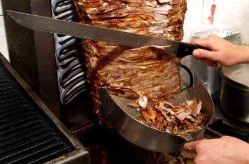 12 manatlıq ətdən hazırlanan dönər 1,50-yə necə satılır? - VİDEO