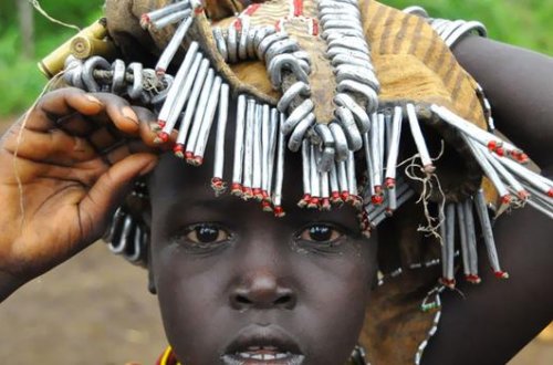 Bu qadınlar başlarında elə bir şey gəzdirir ki: İNANMAYACAQSINIZ- FOTOLAR