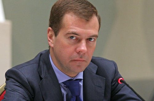 Medvedev Trampla bağlı status yazdı - Münasibətlər gərginləşir