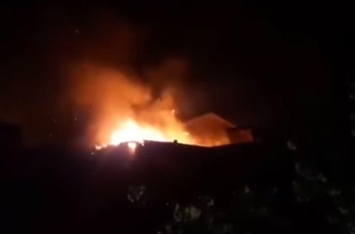 Sumqayıtda evi ildırım vurub yandırdı - VİDEO