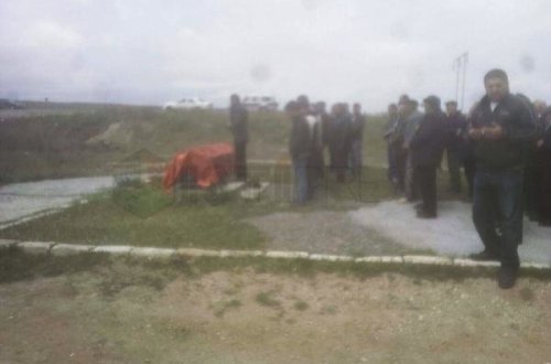 4 ay sonra meyiti tapılan neftçi dəfn edildi - FOTO