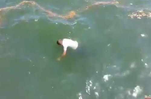 Akademiya tələbəsi bulvarda özünü niyə dənizə atdı? - TƏFƏRRÜAT