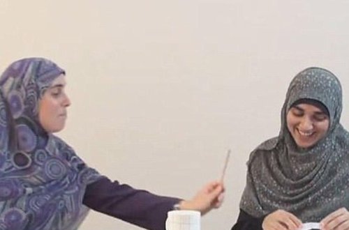 İki müsəlman müəllimin müzakirəsi: 