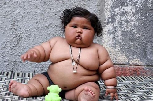 Dünyanın ən böyük balaca qızı - tam 17,2 kiloqram - VİDEO