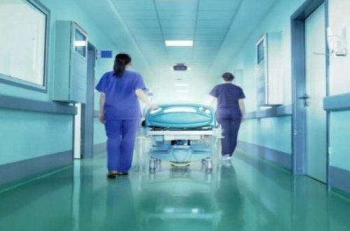 Bakıda məktəbdə kütləvi zəhərlənmə - 9 şagird təcili xəstəxanaya yerləşdirildi