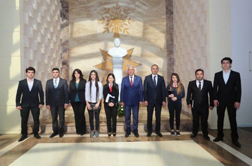 “ASAN könüllüləri”nin növbəti 8-ci qrupu Binəqədi Rayon İcra Hakimiyyətində təcrübə keçməyə başlayıblar