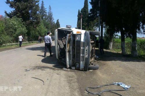 Bakı-Qazax yolunda MİKROAVTOBUS AŞDI: Yaralılar var