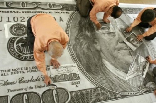 “Qara bazar”da dollar ucuzlaşdı