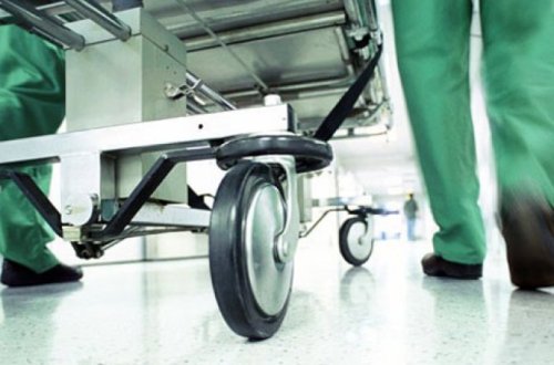 Bakıda italiyalı menecer qadını vurub xəstəxanalıq etdi