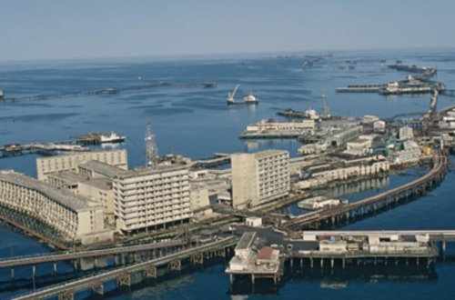 Güclü külək səbəbindən 200-dən çox neftçi təxliyə olundu