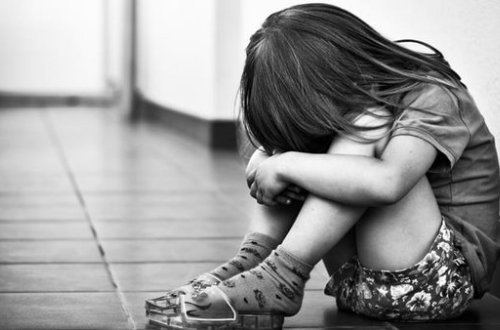 Azərbaycanda ŞOK OLAY: 3 nəfər yuxarı sinif şagirdi tərəfindən ZORLANAN 7 YAŞLI QIZ ÖLDÜ