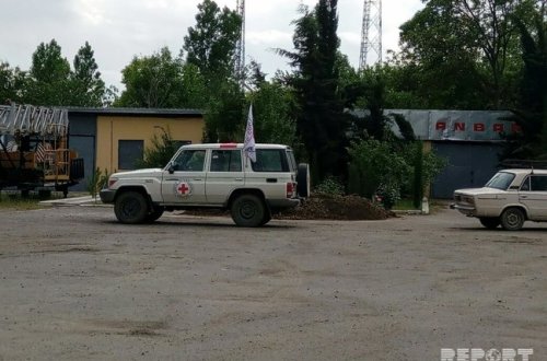 Ermənilər Ağdamda Beynəlxalq Qızıl Xaç Komitəsinin əməkdaşlarını atəşə tutdu - FOTOLAR
