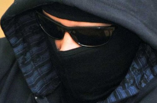 Ofisdən 15 minlik qızıl qələmlər oğurlandı - BAKIDA