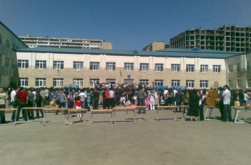 Bakıda manyak peyda oldu: Məktəbli qızlara yaxınlaşır…