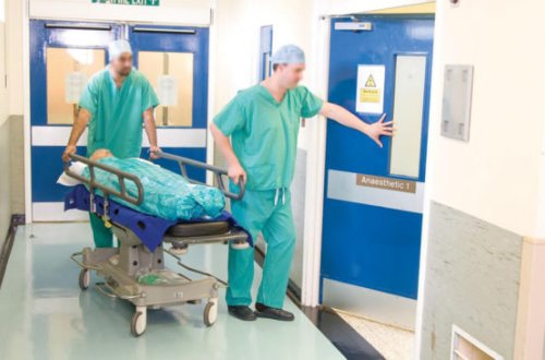 Azərbaycanlı müğənnidən ÜZÜCÜ XƏBƏR: Təcili xəstəxanaya yerləşdirildi - FOTOLAR