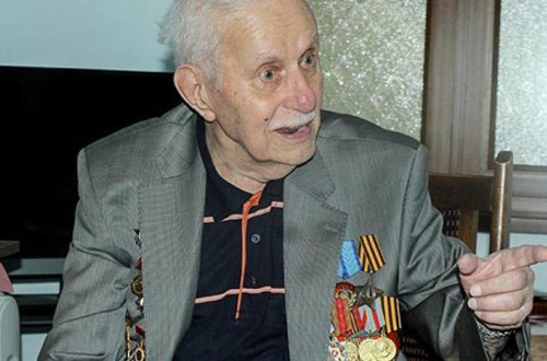 Hitlerin otağına girən azərbaycanlı komandir: 