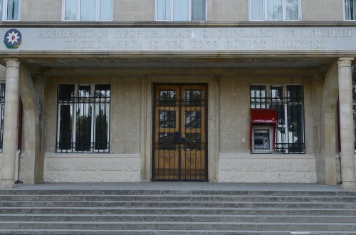 “Qaçqınkom”da kütləvi ixtisar: Pul azaldıldı 