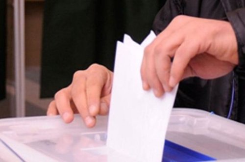 İrəvanda seçicilərin bülletendəki qeydləri ortalığı qarışdırdı - FOTOLAR