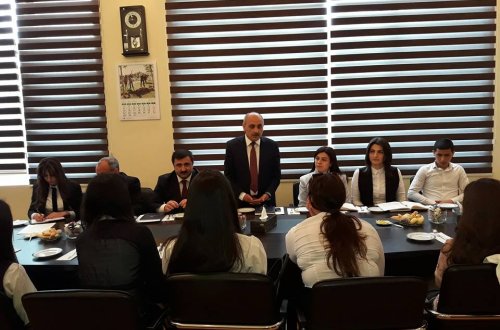 15 may 2017-ci il tarixində ictimai-humanitar sektorun təşkilatçılığı ilə M.Ə.Rəsulzadə bələdiyyəsində gənclərlə görüş keçirilib