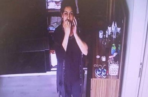 Yataq otağına kamera yerləşdirdi: oğrunun kim olduğunu görəndə ŞOK OLDU - VİDEO