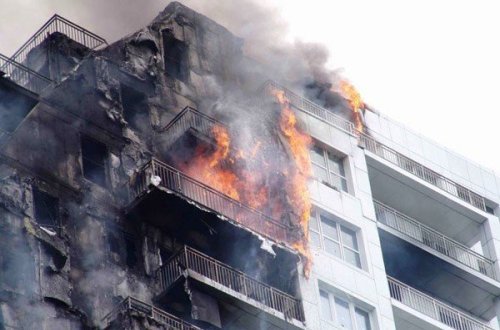 Bakıda metronun yanında bina yandı, 4 nəfər... - ANBAAN VİDEO