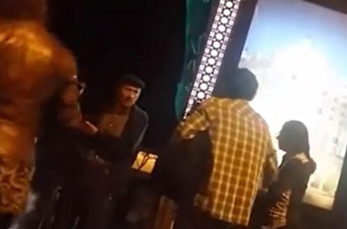 Bakıda arvad əri ilə uşağını küçənin ortasında döydü - VİDEO