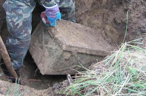 Qazıntılar zamanı Arxeoloqlar Palçıqla Örtülmüş Yeşik Tapdılar. KAŞKİ, ONU AÇMAYAYDILAR!
