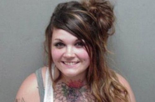 Qayınatasını doğradı, selfi çəkdi: 