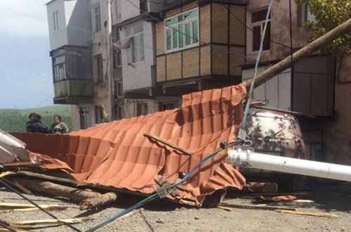 Daşkəsəndə güclü külək: Dağıntı var - FOTOLAR