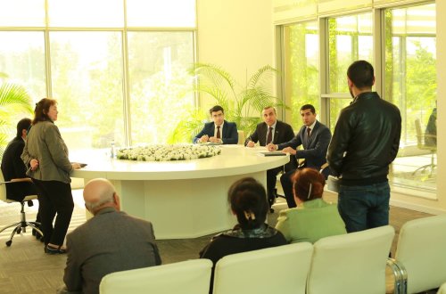 Azay Quliyev seçiciləri ilə görüşüb