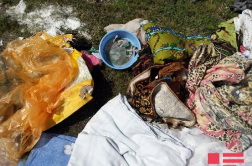 Azərbaycanda QƏRİBƏ OLAY: bu evdə hər şey öz-özünə alışıb yanır - FOTOLAR