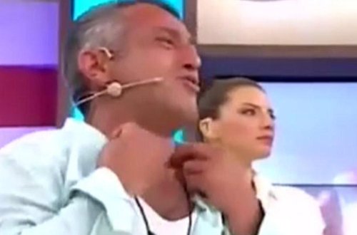 Arvadı üçün efirdə paltarlarını yırtan Kənan: 