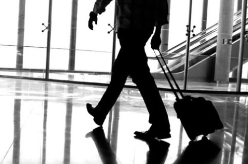 Hava limanında İsrail vətəndaşına qarşı qanunsuzluq olub? - RƏSMİ AÇIQLAMA