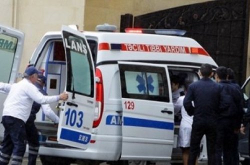 Bakıda HƏR KƏS bu oğlanın iyrənc əməlindən danışır! Anasını döyüb ölümcül vəziyyətə gətirəndən sonra...