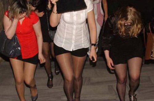 Fahişəni polis maşınından düşürüb qaçırtdılar - VİDEO