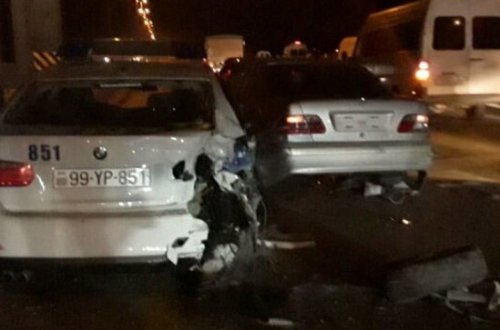 Bakıda yol polisinin maşını qəzaya düşdü - VİDEO
