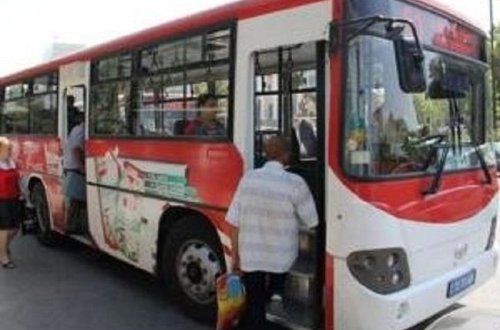 Bakıda avtobusda FACİƏ: 22 yaşlı qızın BELİ QIRILDI
