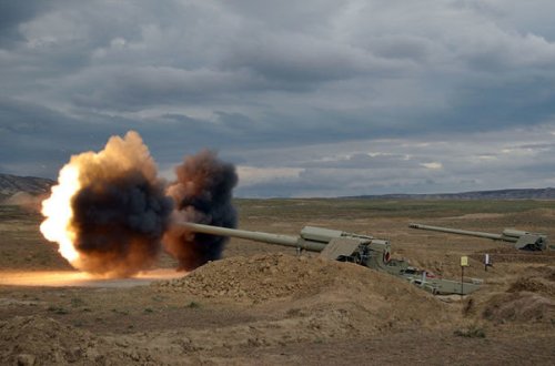 Raket və artilleriya birləşmələri Qarabağda 