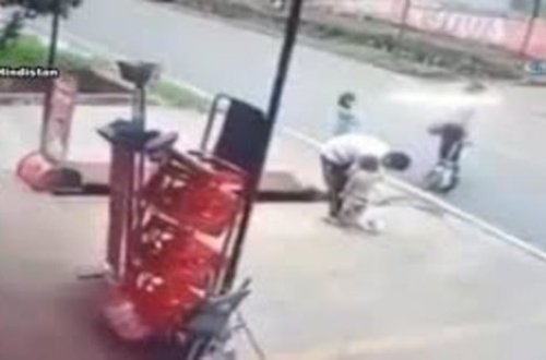 Bu xəbərə qanınız donacaq! Maşın ata-anasının gözü önündə uşağı vurub, kanala atdı - ANBAAN VİDEO