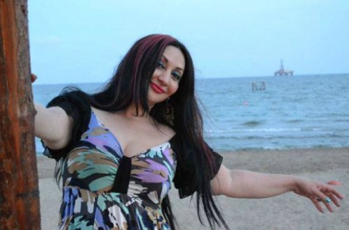 Əməkdar artist özündən 5 yaş kiçik ərindən küsüb: 