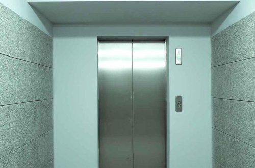 Kişi ilə qadın liftdə qaldı, sonra... - Ağlasığmaz dəhşətlər SİZİ ŞOKA SALACAQ - FOTO