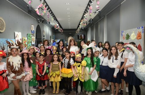 Nəsimi rayonu 44 nömrəli tam orta məktəbin  şagirdlərinin “Tullantıdan incəsənətə” adlı sərgisi  açılıb