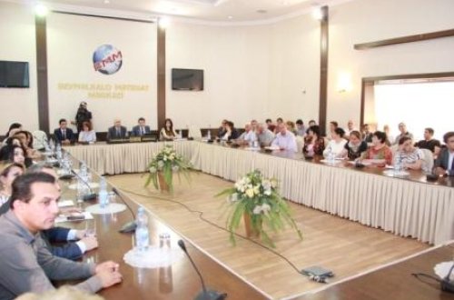 Şura təsviri hesabatların elektron qəbulu proqramının təqdimat mərasimini keçirib