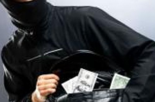 BAKIDA OFISDƏN XEYLI MIQDARDA PUL OĞURLANDI