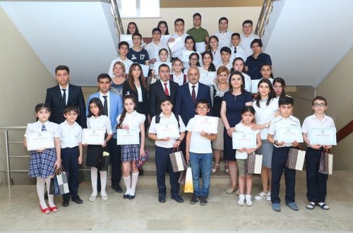 Rəsulzadə  qəsəbəsində orta məktəbin şagirdlərinin iştirakı ilə müsabiqə keçirildi- BİNƏQƏDİDƏ