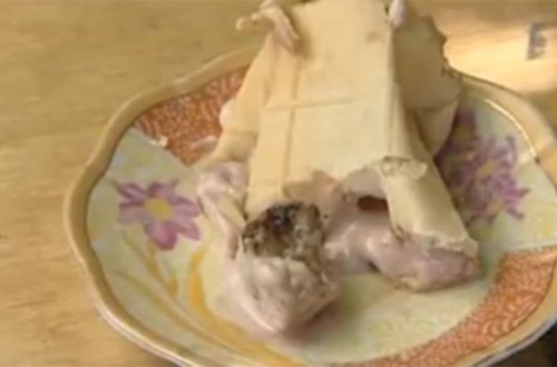 DONDURMA ALARKƏN DIQQƏTLI OLUN - İÇINDƏN TOYUQ SÜMÜYÜ ÇIXDI+VIDEO