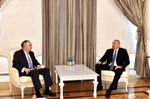 İlham Əliyev ABŞ-ın “John Deere” şirkətinin sədrini qəbul edib
