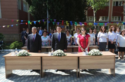 BINƏQƏDI RAYONUNUNRÜSTƏM ƏLIYEV ADINA 3 NÖMRƏLI TAM ORTA MƏKTƏBDƏ DƏ “SON ZƏNG” KEÇIRILIB.